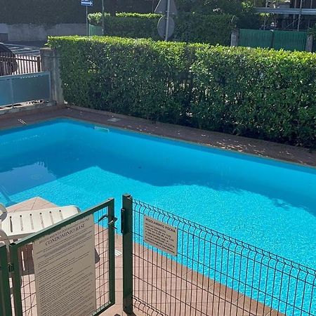 Free Parking - Blue Apartment Vicino Al Centro Sirmione Dış mekan fotoğraf